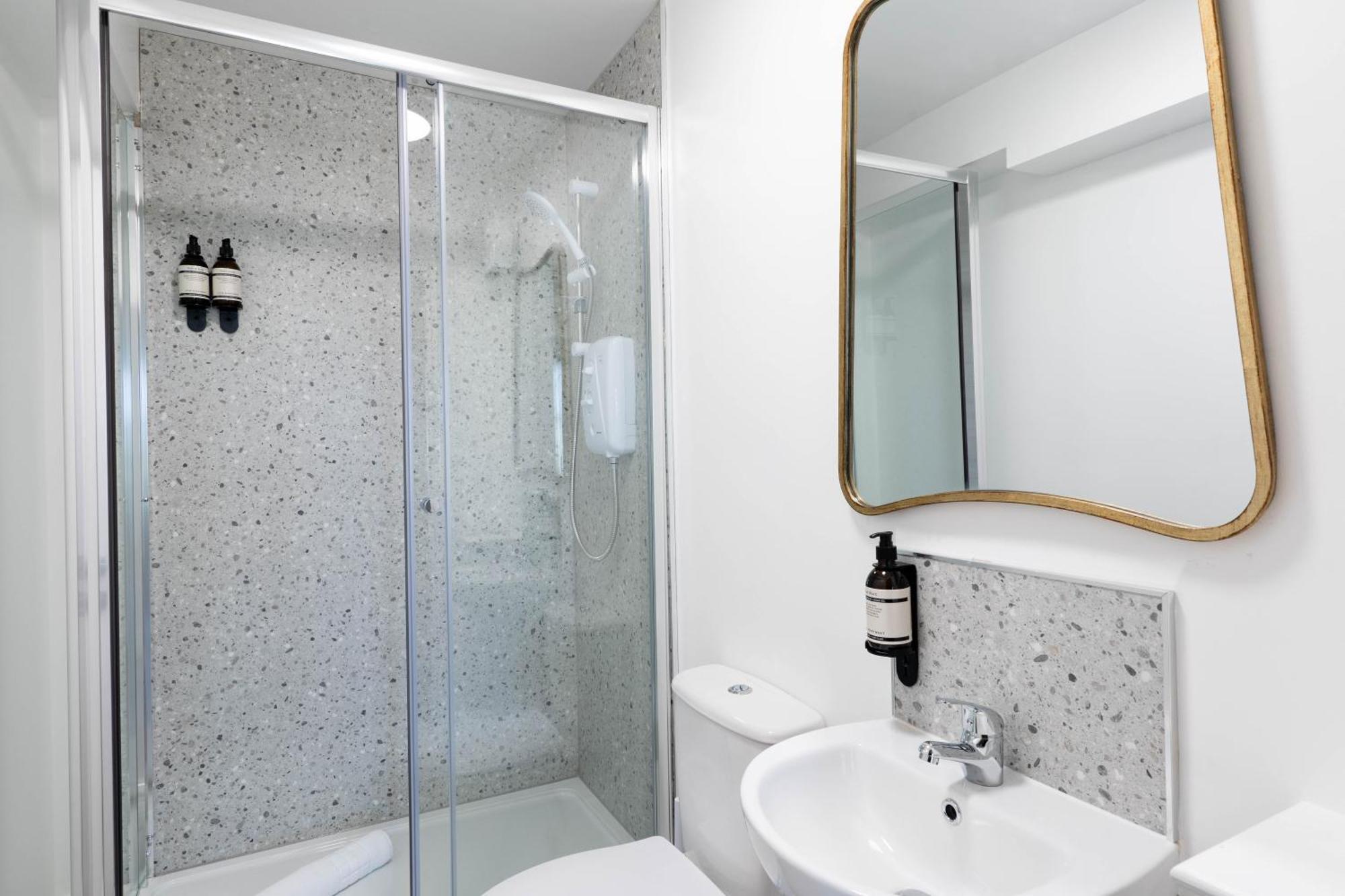 Wellington Place I Your Apartment Бристоль Екстер'єр фото